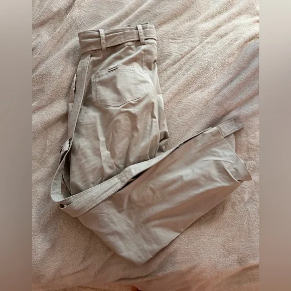 Maniere De Voir Cream Trousers with Architectural Seam Design - Picture 4 of 9